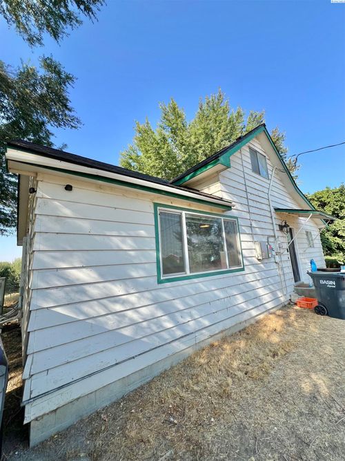 9583 Van Belle Rd, Sunnyside, WA, 98944-9611 | Card Image