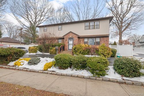 758 Stewart Ave, Bethpage, NY, 11714-2723 | Card Image