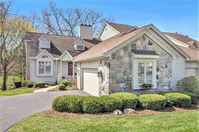 4592 Glen Eagles Dr, Condo with 4 bedrooms, 4 bathrooms and null parking in Brighton MI | Image 41