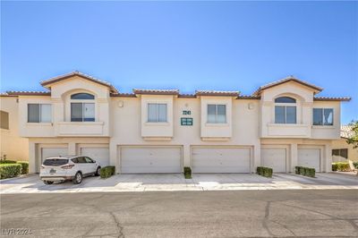 201 - 7241 Indian Creek Lane, Condo with 3 bedrooms, 2 bathrooms and null parking in Las Vegas NV | Image 1