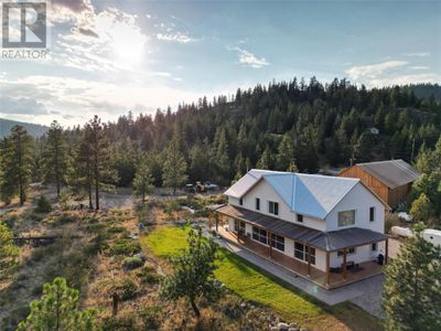 8025 Princeton Summerland Rd, House other with 3 bedrooms, 3 bathrooms and null parking in Summerland BC | Image 2