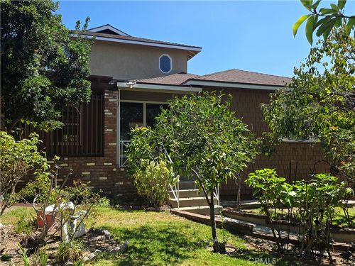 3255 Henrietta, Glendale, CA, 91214 | Card Image