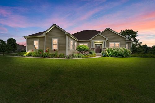 7208 W River Birch Drive, Mequon, WI, 53092 | Card Image