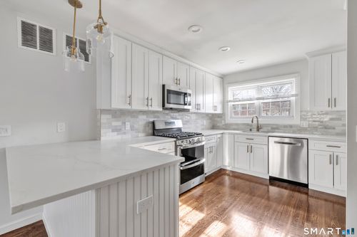 apt-2-245 Unquowa Rd, Fairfield, CT, 06824-5020 | Card Image