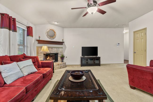 1092 Grand National Blvd, House other with 3 bedrooms, 2 bathrooms and null parking in Fort Worth TX | Image 12