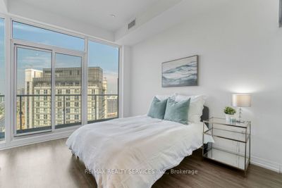 1909 - 251 Jarvis St, Condo with 0 bedrooms, 1 bathrooms and null parking in Toronto ON | Image 2