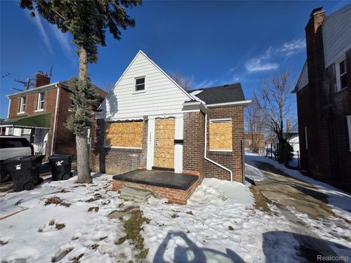 15241 Seymour St, Detroit, MI, 48205-3553 | Card Image