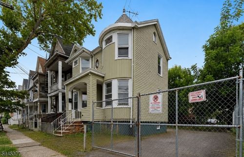 947 William St, Elizabeth, NJ, 07201-2634 | Card Image