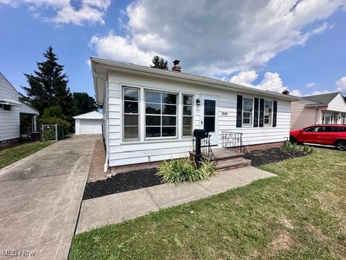 30409 Oakdale Rd, Willowick, OH, 44095-4940 | Card Image