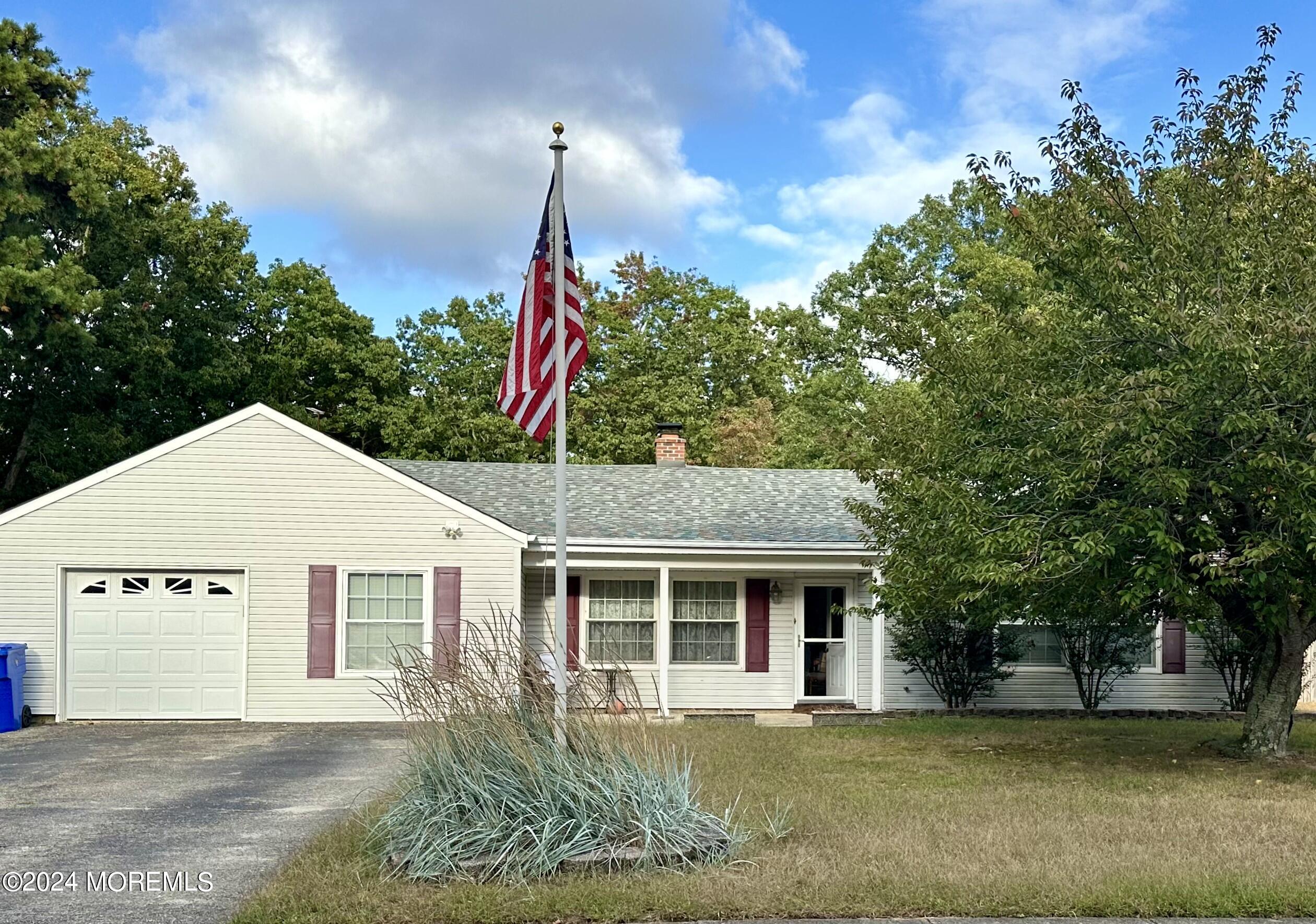 Vaughn Ave, Toms River, NJ 08753