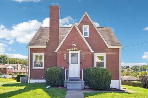 318 Oak St, West Mifflin, PA, 15122-1546 | Card Image