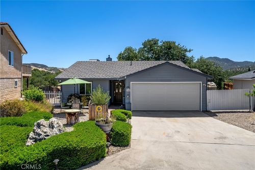 1958 Green Brook Ln, Paso Robles, CA, 93446-4203 | Card Image