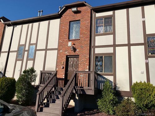 31-135 Nyack Rd, Nanuet, NY, 10954-2944 | Card Image