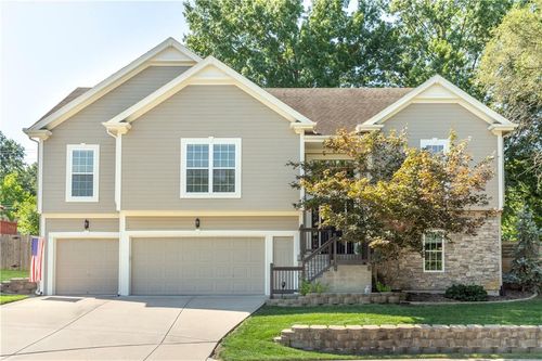 1701 Ne 70th St, Gladstone, MO, 64118-7840 | Card Image