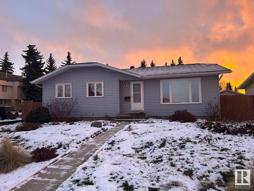 8103 14 Ave Nw, Edmonton, AB, T6K1X3 | Card Image