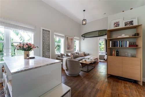 302-1521 Lenox Ave, Miami Beach, FL, 33139-3372 | Card Image