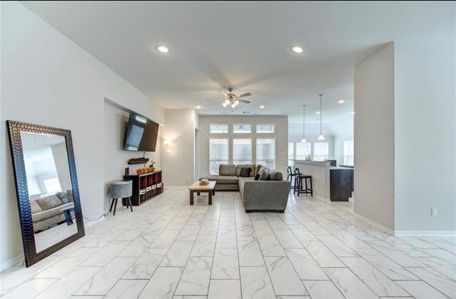 20910 Big Cypress Creek Trl, House other with 3 bedrooms, 2 bathrooms and 2 parking in Humble TX | Image 9