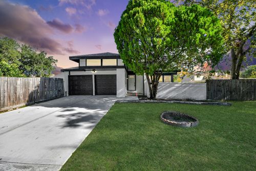 2911 Meadowgrass Ln, Houston, TX, 77082-1895 | Card Image