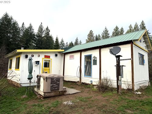 627 Canyon Rd, Lyle, WA, 98635-9512 | Card Image