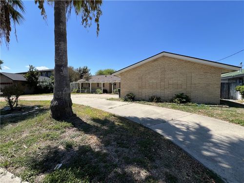 1021 Nile Dr, Corpus Christi, TX, 78412-3815 | Card Image