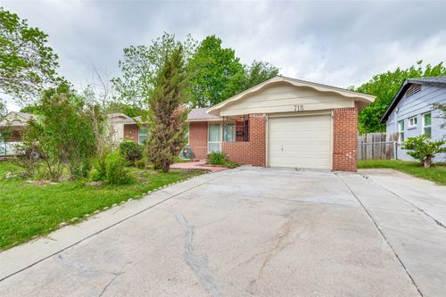 718 Susan Drive, Arlington, TX, 76010 | Card Image