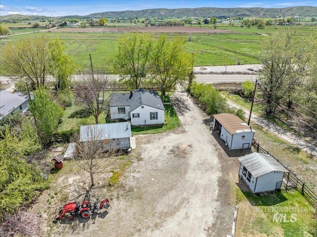 7110 W Highway 52, House other with 3 bedrooms, 1 bathrooms and 6 parking in Emmett ID | Image 4
