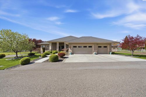 1620 Road 84, Pasco, WA, 99301-5600 | Card Image