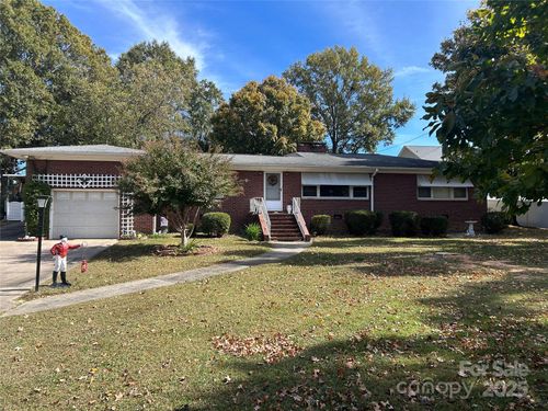 614 Smith St, Albemarle, NC, 28001-3022 | Card Image