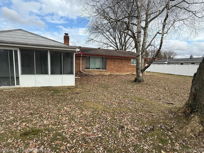1095 Cora Dr, House other with 3 bedrooms, 2 bathrooms and null parking in Flint MI | Image 22