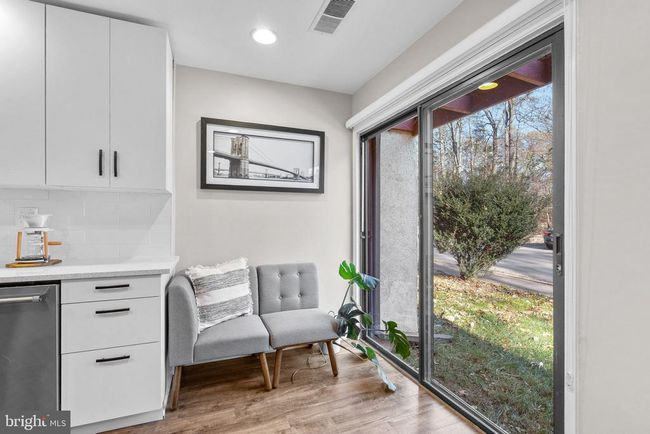 2273 Coppersmith Sq, Townhouse with 3 bedrooms, 3 bathrooms and null parking in RESTON VA | Image 6