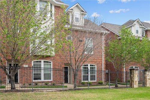 205-305 Holleman Dr E, College Station, TX, 77840-7063 | Card Image