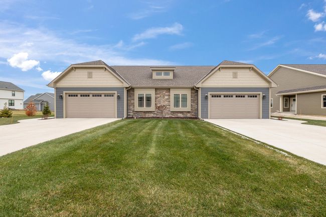 636 Lambert Ct, Condo with 2 bedrooms, 2 bathrooms and null parking in Slinger WI | Image 22