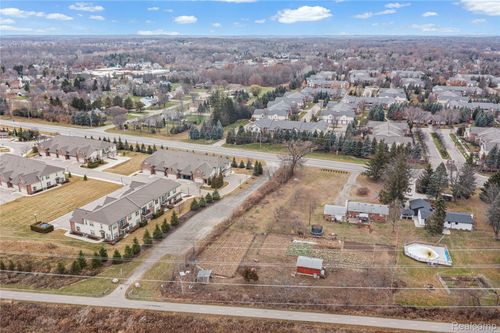 2041 W West Maple Rd, Commerce Township, MI, 48390-2956 | Card Image