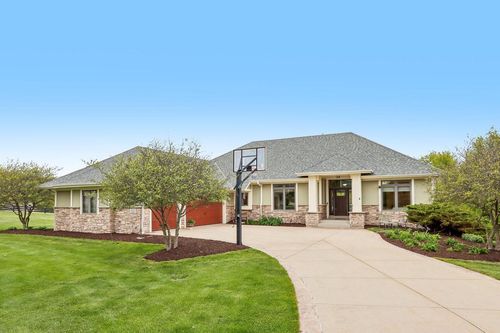 W287N990 Bedouin Court, DELAFIELD, WI, 53188 | Card Image