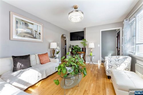 95 William Pl, Totowa, NJ, 07512-2629 | Card Image