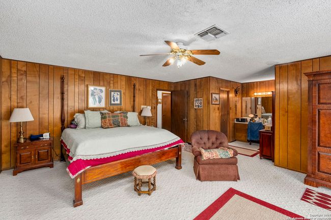 4521 Fm 1283, Home with 3 bedrooms, 2 bathrooms and null parking in Pipe Creek TX | Image 11