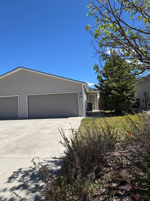 313 Hunters Way, Cheyenne, WY, 82007-2275 | Card Image