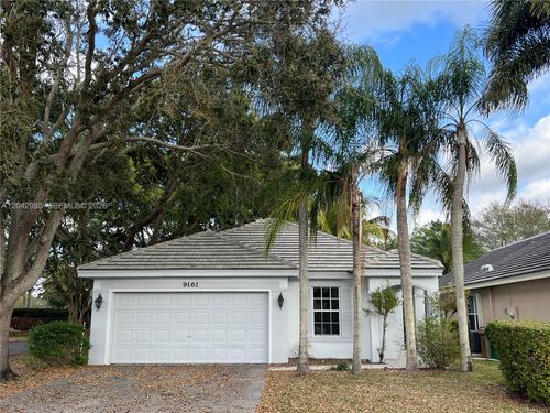 9161 Lake Park Cir N, Davie, FL, 33328-7006 | Card Image