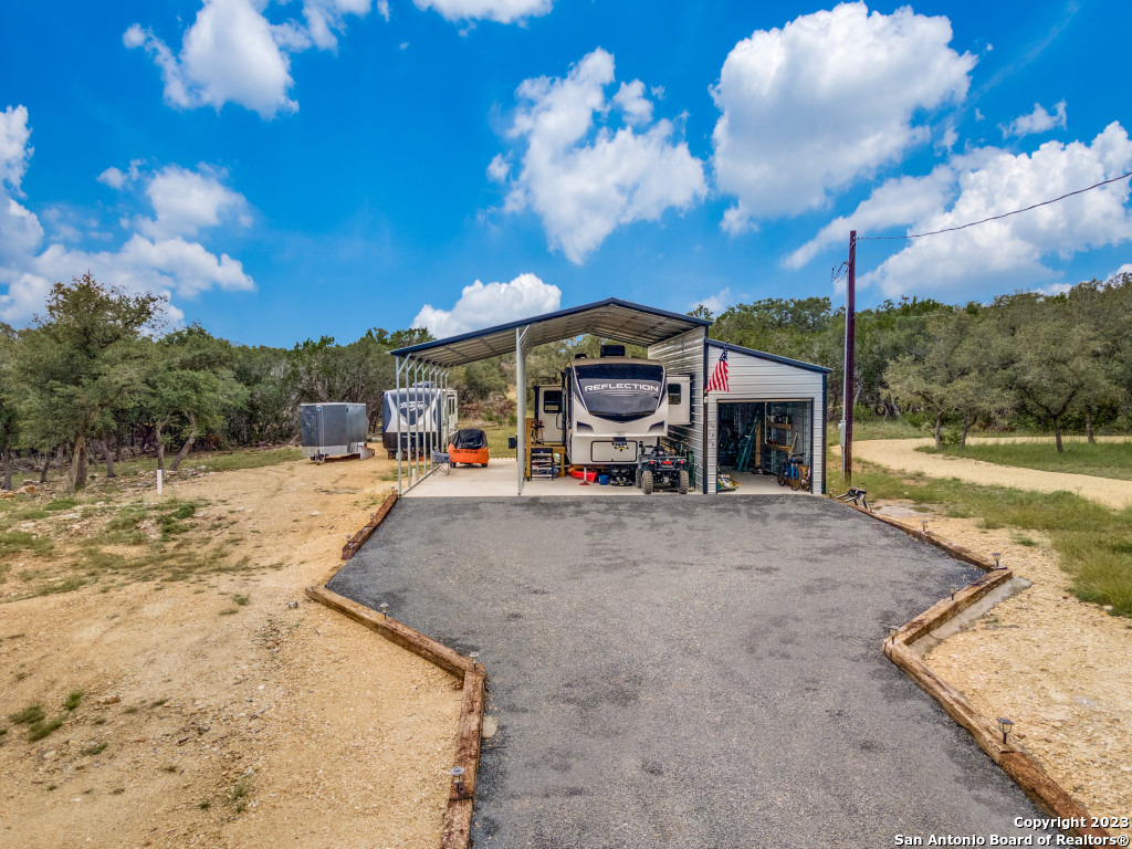 226 Private Road 1506, For Sale in Bandera Zoocasa