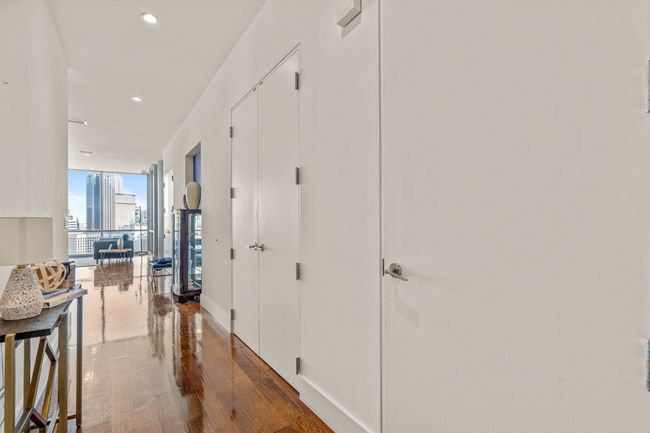 APT-1702 - 2200 Victory Ave, Condo with 2 bedrooms, 2 bathrooms and null parking in Dallas TX | Image 4