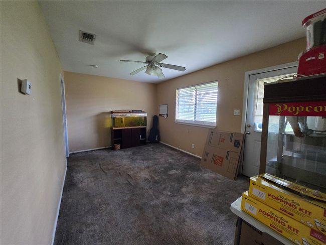 610 E Division St, House other with 3 bedrooms, 2 bathrooms and 3 parking in Edna TX | Image 24