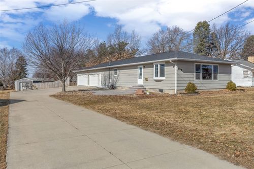 205 N 9th Ave, Vinton, IA, 52349-2217 | Card Image