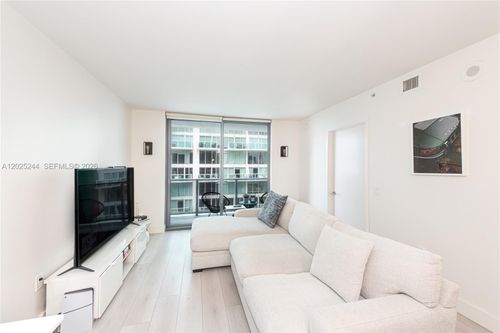 2506-31 Se 6th St, Miami, FL, 33131-3098 | Card Image