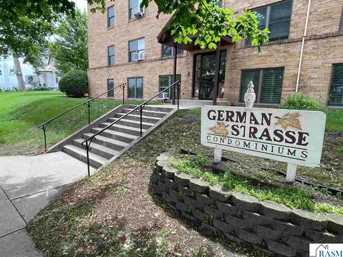 b2-323 N German St, New Ulm, MN, 56073-1655 | Card Image