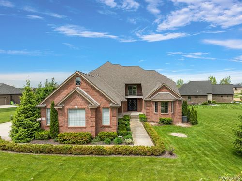 66701 Notre Dame Blvd, Washington Twp, MI, 48095-1852 | Card Image