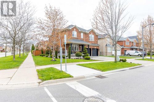 1218 Costigan Rd, Milton, ON, L9T6N8 | Card Image