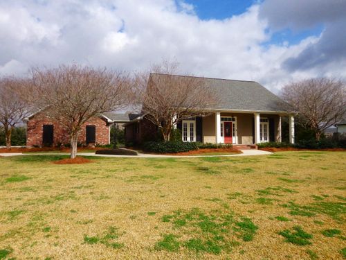 208 Rue De Levert, Raceland, LA, 70394-2058 | Card Image