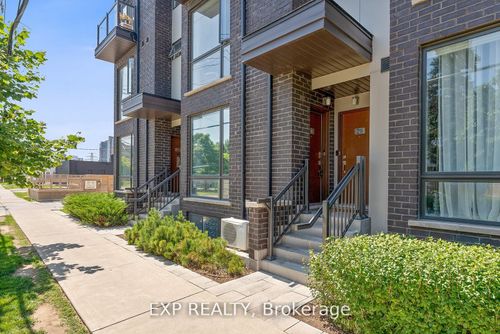 27-26 Fieldway Rd, Toronto, ON, M8Z0E3 | Card Image