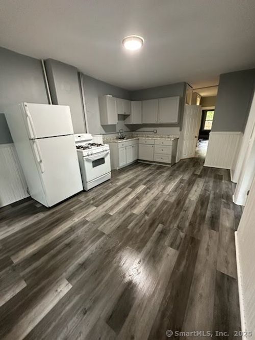 56-2-50 Hunters Ave, Taftville, CT, 06380-1061 | Card Image