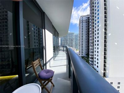 1706 - 55 Sw 9th St, Condo with 2 bedrooms, 2 bathrooms and null parking in Miami FL | Image 3